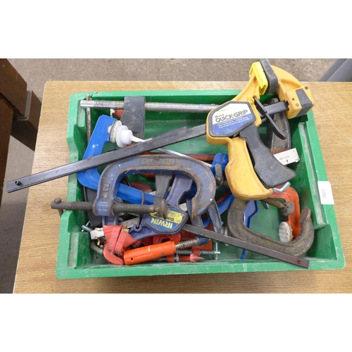 2027 - Box of clamps