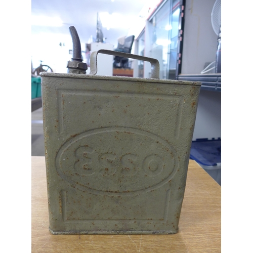 2092 - Vintage Esso petrol can