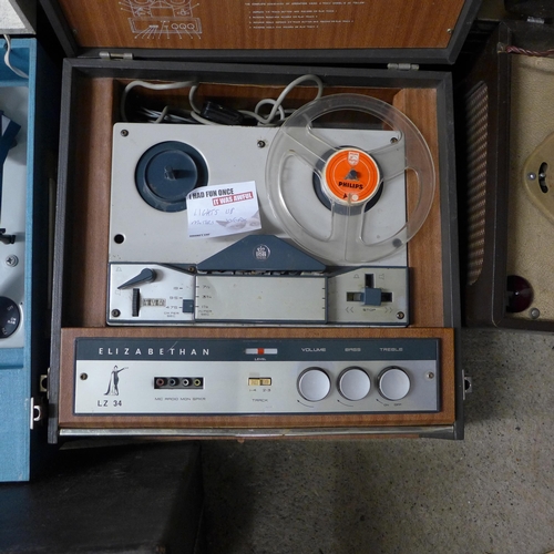 2140 - 5 Vintage Record players