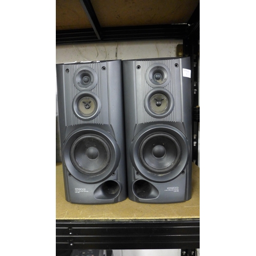 2141 - 2 Kenwood speakers (LSH6)