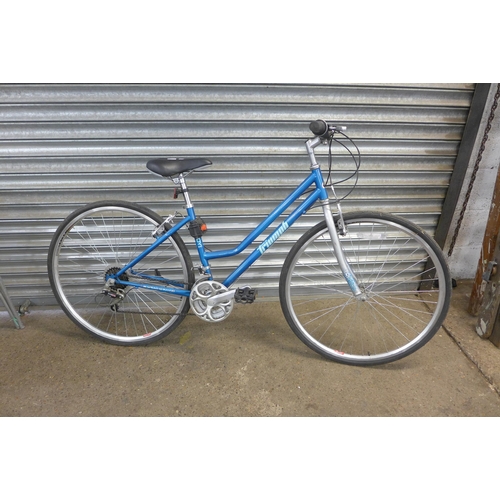 2175 - Triumph 18-speed women's mountain bike