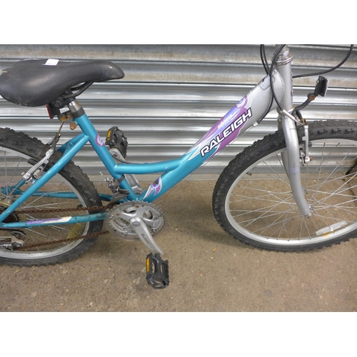 2179 - Raleigh Starz 18-speed girl's bike