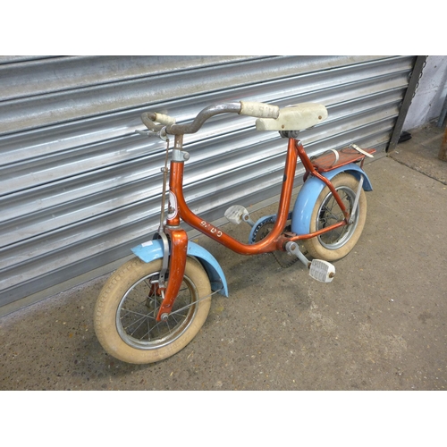 2180 - Child's vintage bike