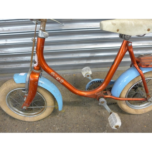 2180 - Child's vintage bike