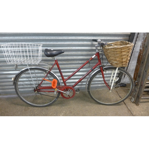 2181 - Hercules Townsend cycles; women's 3-speed bike with basket