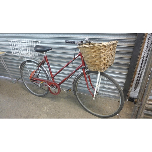 2181 - Hercules Townsend cycles; women's 3-speed bike with basket