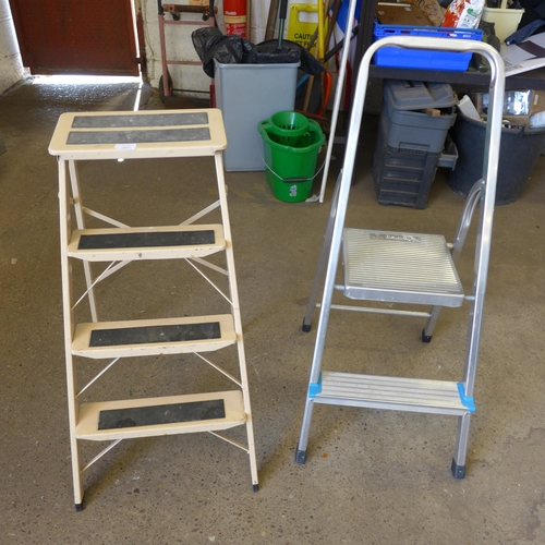 2187 - 2 Small metal stepladders