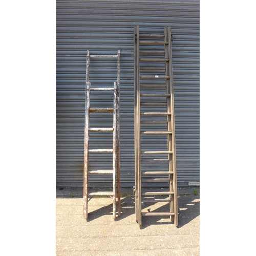 2191 - 2 Wooden extension ladders