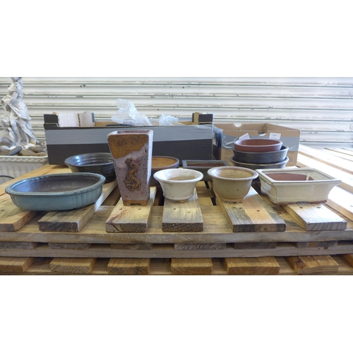 2199 - Bonsai pots, 12 small & 18 medium