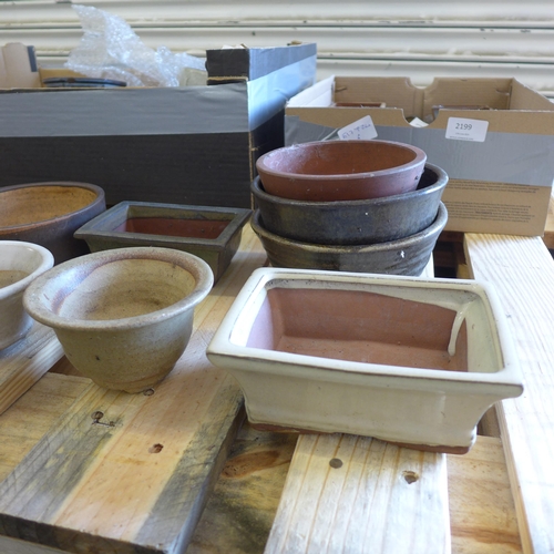 2199 - Bonsai pots, 12 small & 18 medium