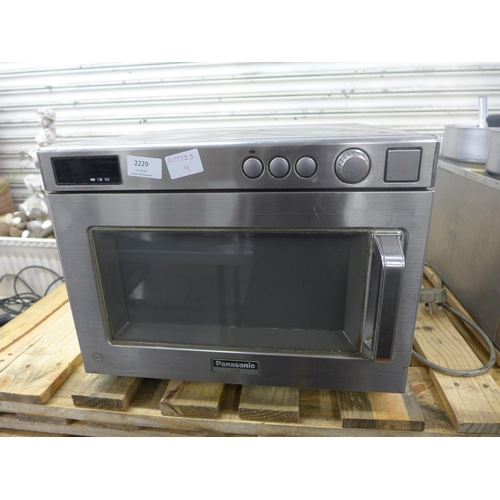 2229 - Panasonic 1700w catering microwave