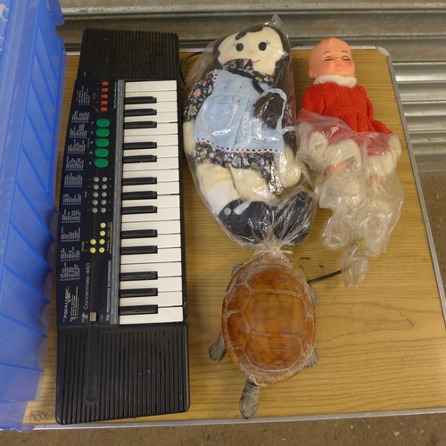 2252 - Miscellaneous items, including keyboard, electric scooter, turtle lamp, dolls, books, etc.