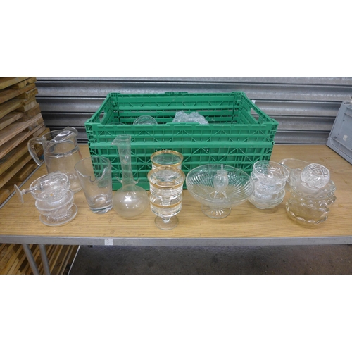 2291 - Box of assorted glassware