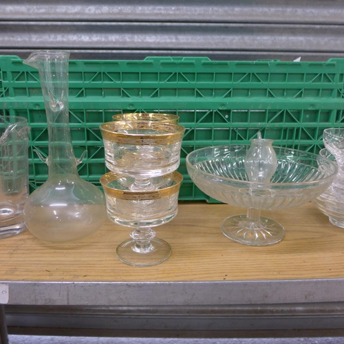 2291 - Box of assorted glassware