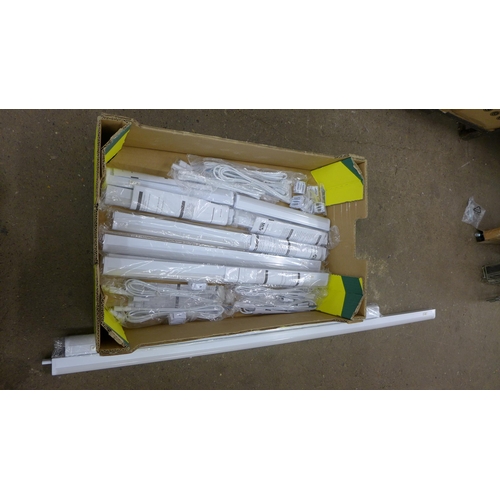 2384 - 10 Varied sized LED under cupboard kitchen lights with lead, etc. - RRP £110 - all unused