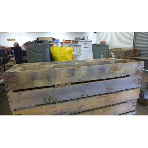 2258E - Pair of 5ft x 1ft wooden planters