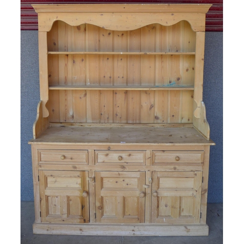 226 - A Victorian style pine dresser