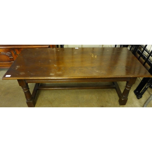 258 - An oak coffee table