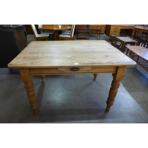 93 - A Victorian pine scrub top single drawer kitchen table