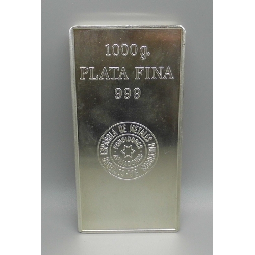 1001 - A 1kg fine silver bar