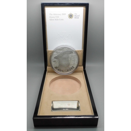 1002 - The Royal Mint The Adlerney 2009 Henry VIII silver kilo coin, 0.999Ag, 1000g, 100mm diameter, 072/25... 