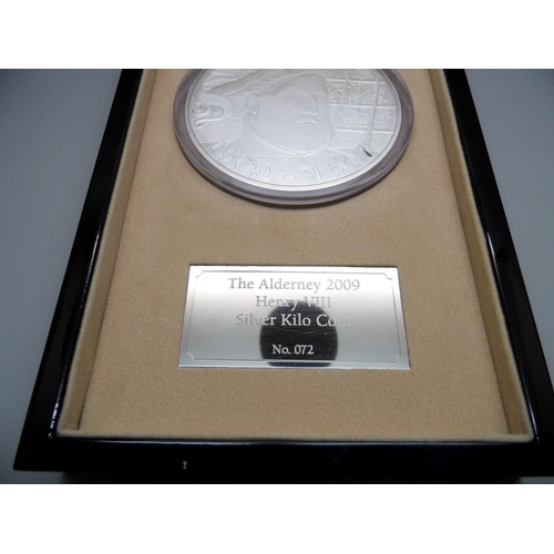 1002 - The Royal Mint The Adlerney 2009 Henry VIII silver kilo coin, 0.999Ag, 1000g, 100mm diameter, 072/25... 