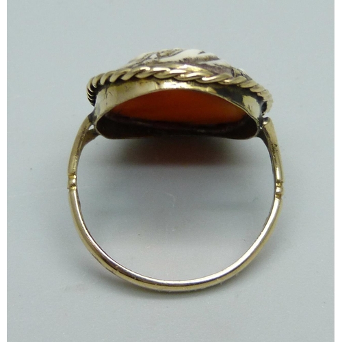 1025 - A 9ct gold cameo ring, 3.7g, K