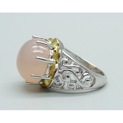 1032 - A Tanzanian pink chalcedony ring, N, with certificate