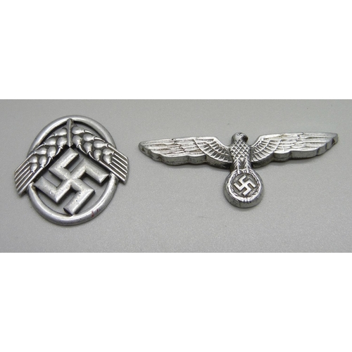 1060 - A German WWII period badge, female National labour-service and a winged badge, lacking pins