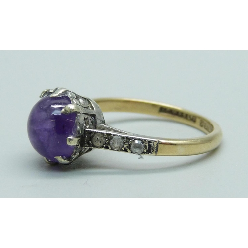 1089 - A 9ct gold and amethyst solitaire ring, 3.1g, P