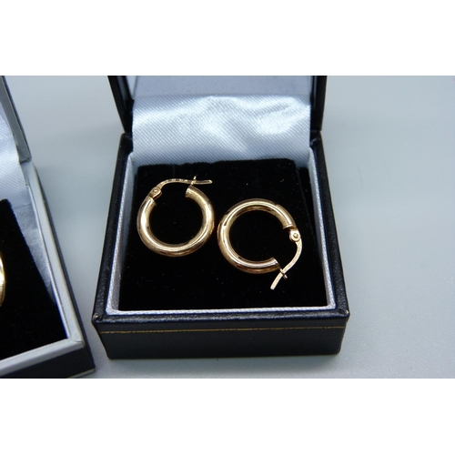 1091 - Two pairs of 9ct gold earrings, 2.3g