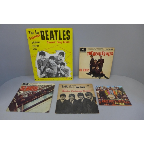 625 - The Beatles Souvenir Song Album, two The Beatles EPs and a fan club 7