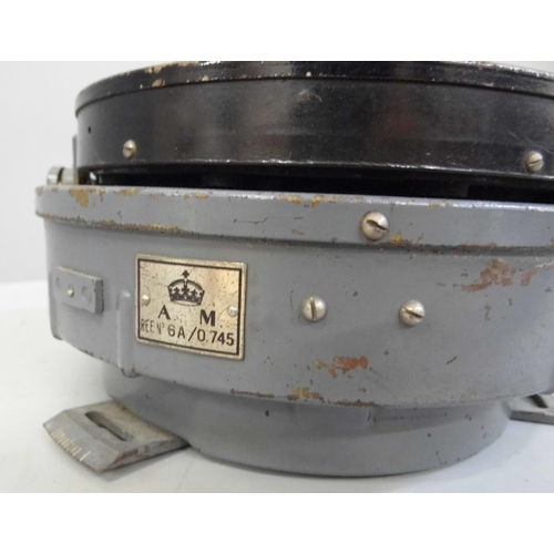 673 - A WWII Air Ministry RAF aircraft compass, type P4A