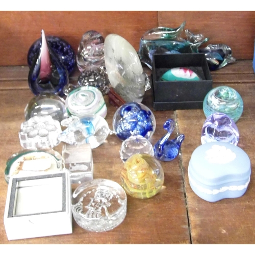 690 - Twenty-four glass paperweights, one a/f and a Wedgwood Jasperware pot