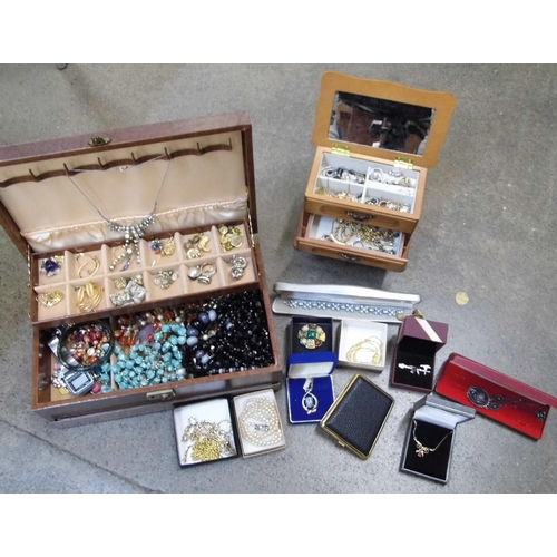 724 - Costume jewellery and two jewellery boxes