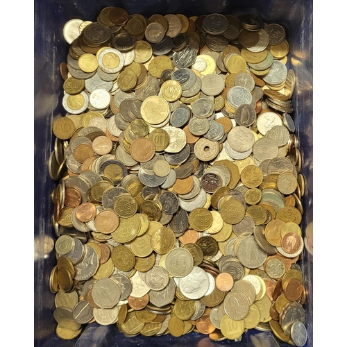 747 - A collection of coins, British copper coins, Queen Elizabeth II coins and foreign coins