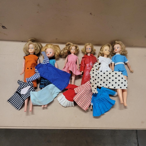 750 - Vintage 1960s dolls; Mini Sindy, Tressy, Toots, Tammy, Pepper and Midge