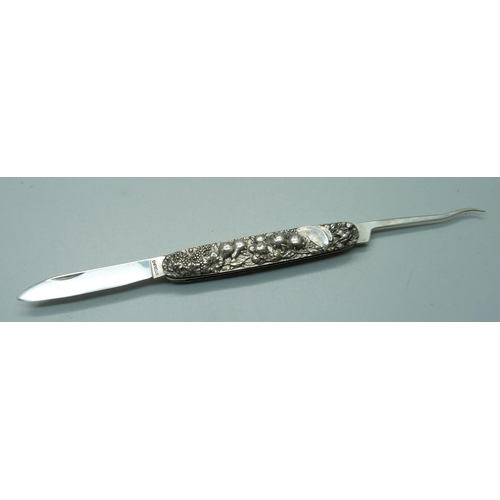 825 - An American sterling silver fruit knife, knife and pipper