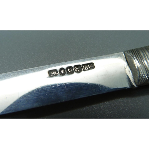 826 - A Victorian silver and mother of pearl fruit knife, Birmingham 1847, George Unite