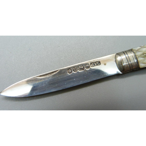 833 - A Victorian silver and mother of pearl fruit knife, Sheffield 1862, John Yeomans Cowlishaw