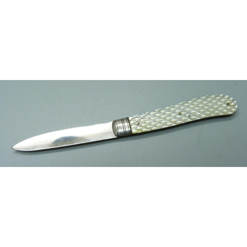 833 - A Victorian silver and mother of pearl fruit knife, Sheffield 1862, John Yeomans Cowlishaw