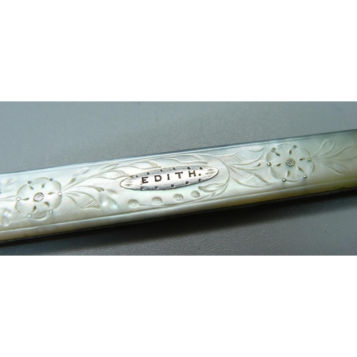 847 - A silver and mother of pearl fruit knife, Birmingham 1870, George Unite