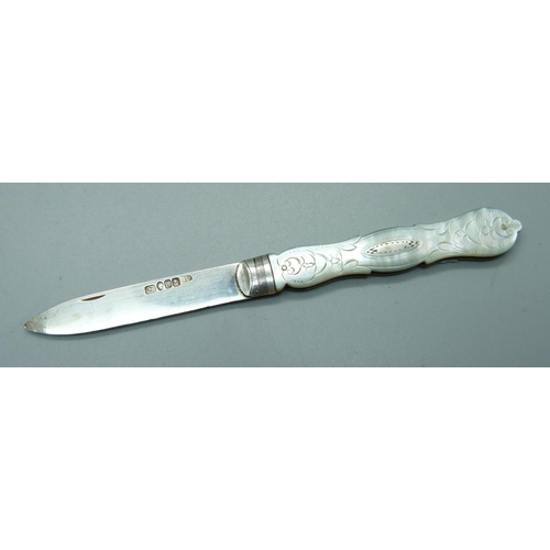 851 - A Victorian silver and mother of pearl fruit knife, Birmingham 1849, George Unite