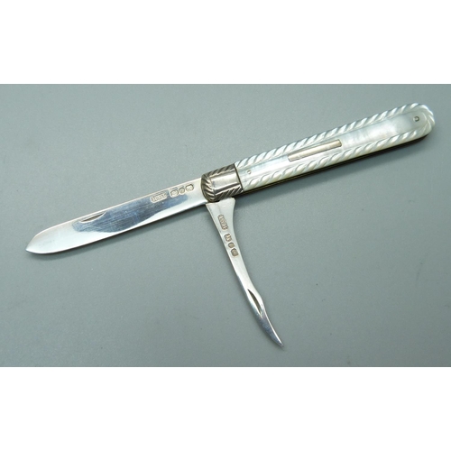 852 - A Victorian silver and mother of pearl fruit knife and pipper, Birmingham 1890, Hilliard & Thomason