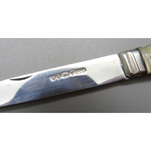 854 - A Victorian silver and mother of pearl fruit knife, Sheffield 1863, John Yeomans Cowlishaw