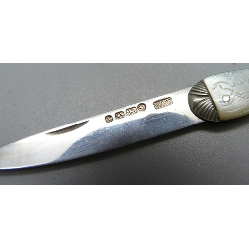 860 - A Victorian silver and mother of pearl fruit knife, Birmingham 1872, Hilliard & Thomason