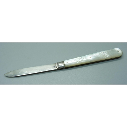 861 - A Victorian silver and mother of pearl fruit knife, Sheffield 1892