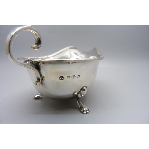 866 - A silver sauce boat, Birmingham 1941, 75g