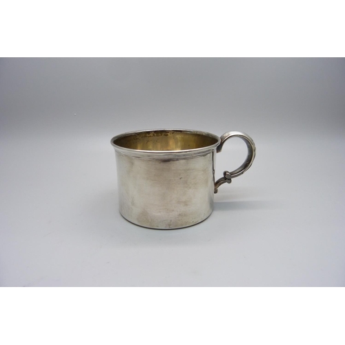 867 - A silver cup, Sheffield 1909, 68g