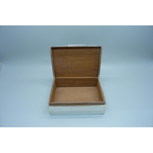 869 - A cedar lined silver cigarette box, 11.5cm wide